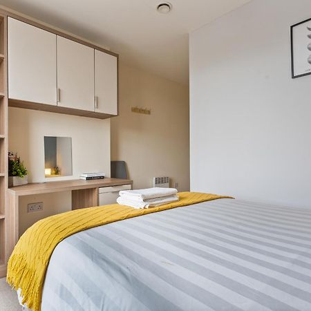 247 Serviced Accommodation In Telford 2 Bedroom Apartment エクステリア 写真