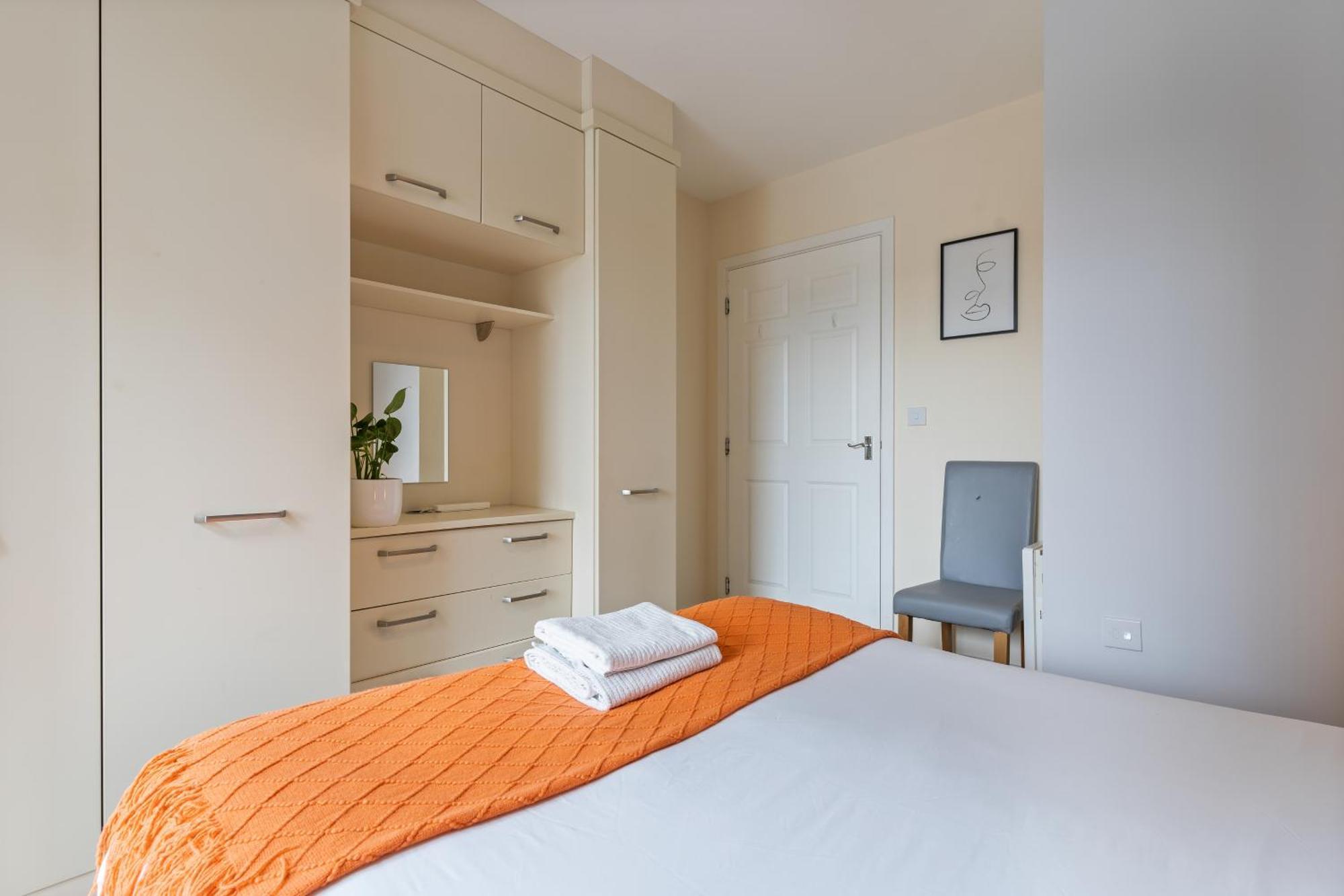 247 Serviced Accommodation In Telford 2 Bedroom Apartment エクステリア 写真