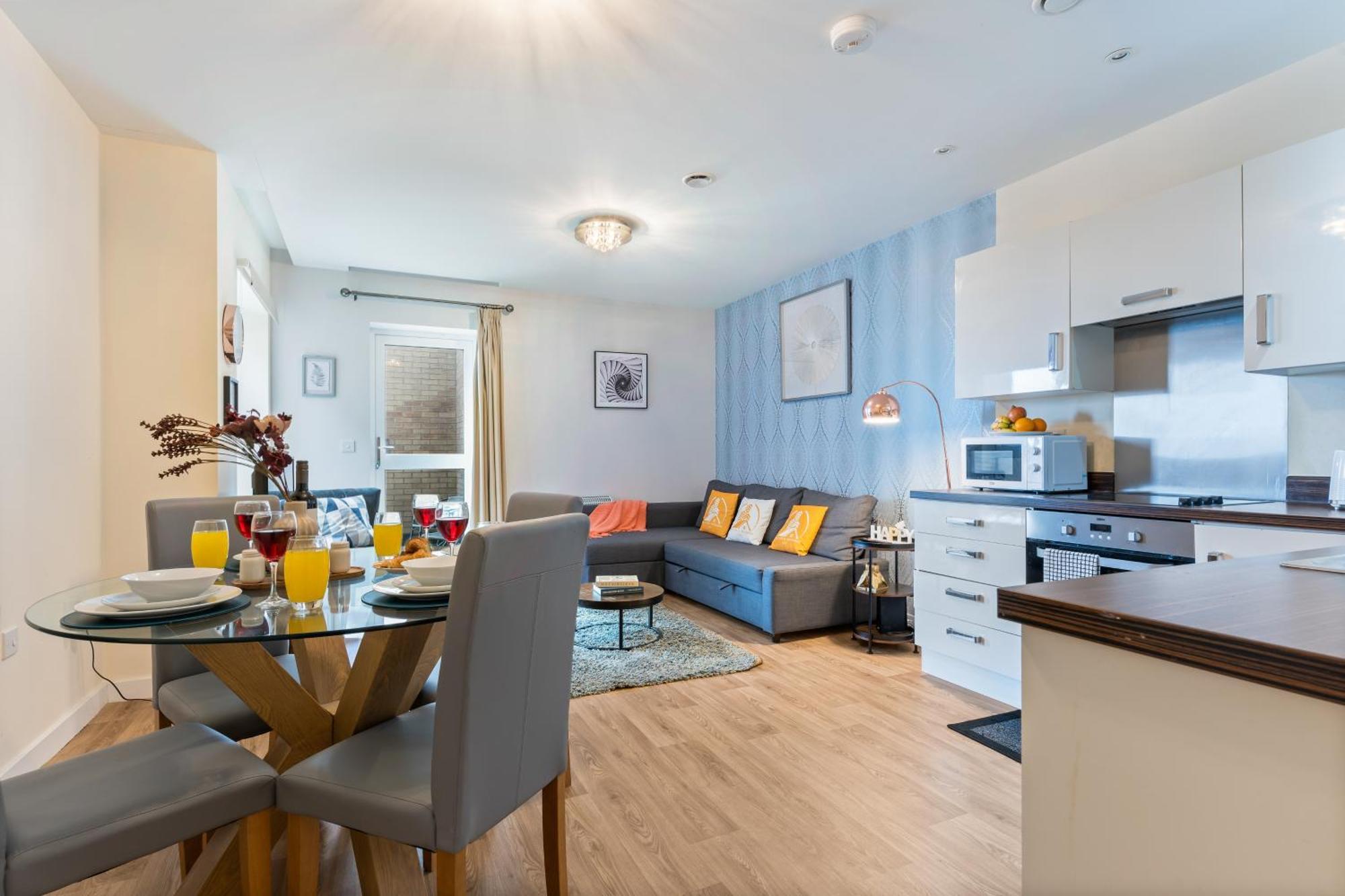 247 Serviced Accommodation In Telford 2 Bedroom Apartment エクステリア 写真