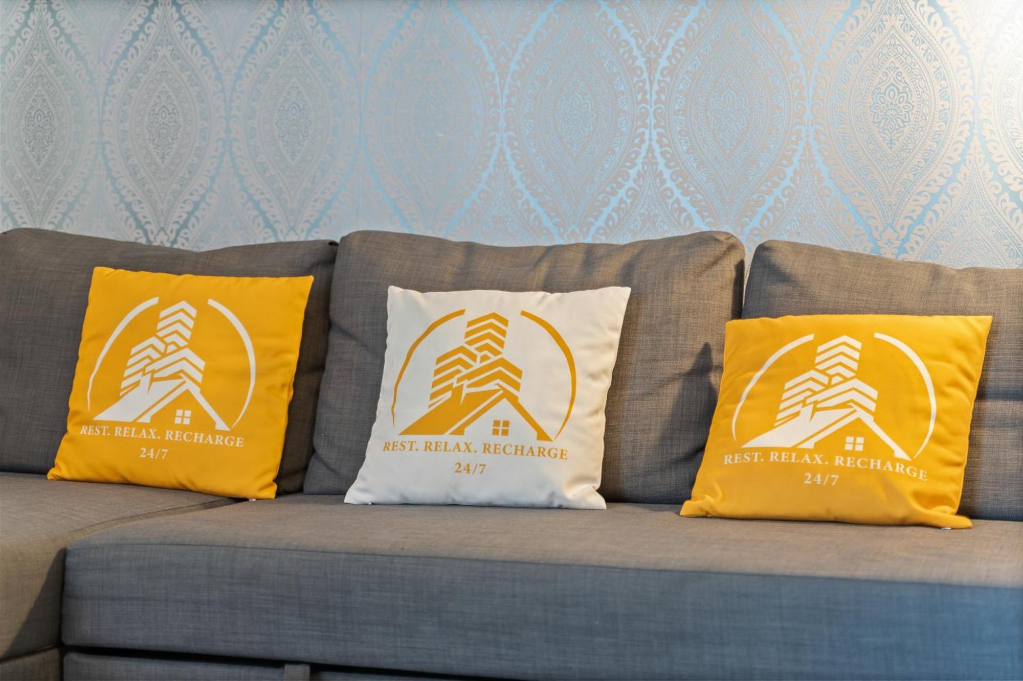 247 Serviced Accommodation In Telford 2 Bedroom Apartment エクステリア 写真