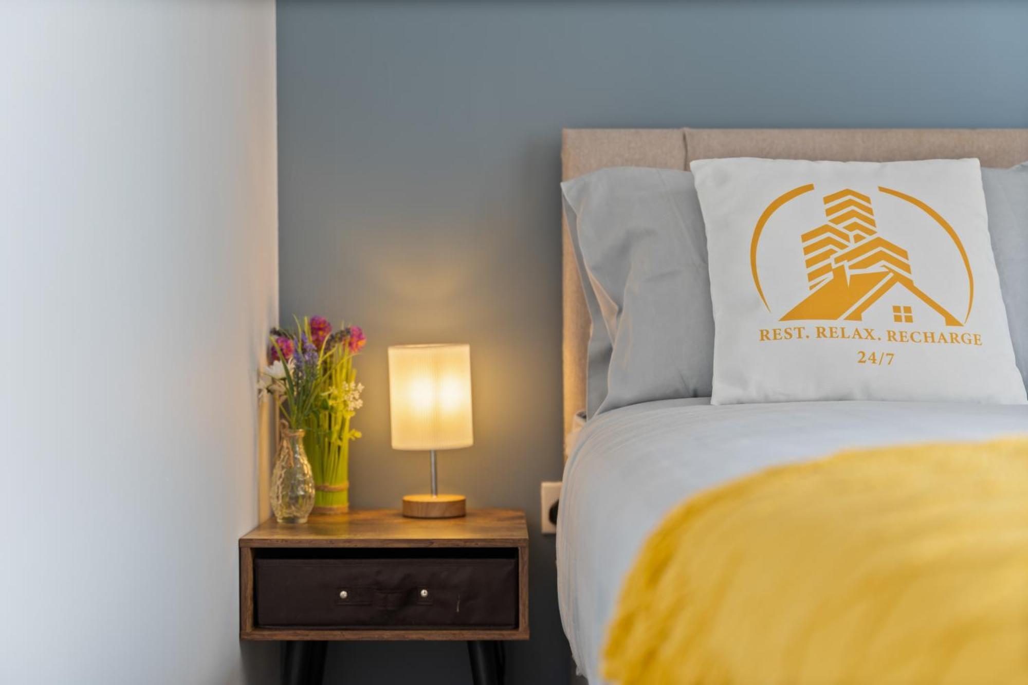 247 Serviced Accommodation In Telford 2 Bedroom Apartment エクステリア 写真