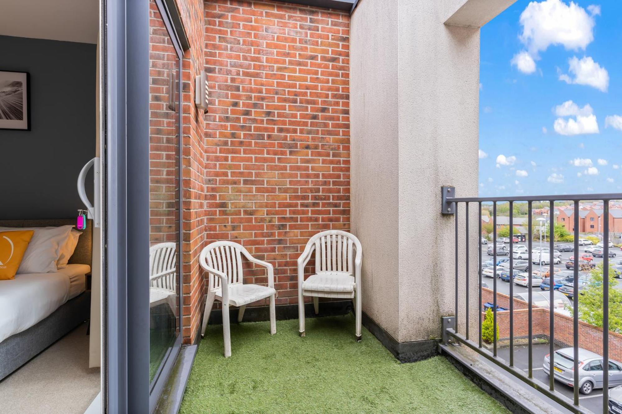 247 Serviced Accommodation In Telford 2 Bedroom Apartment エクステリア 写真