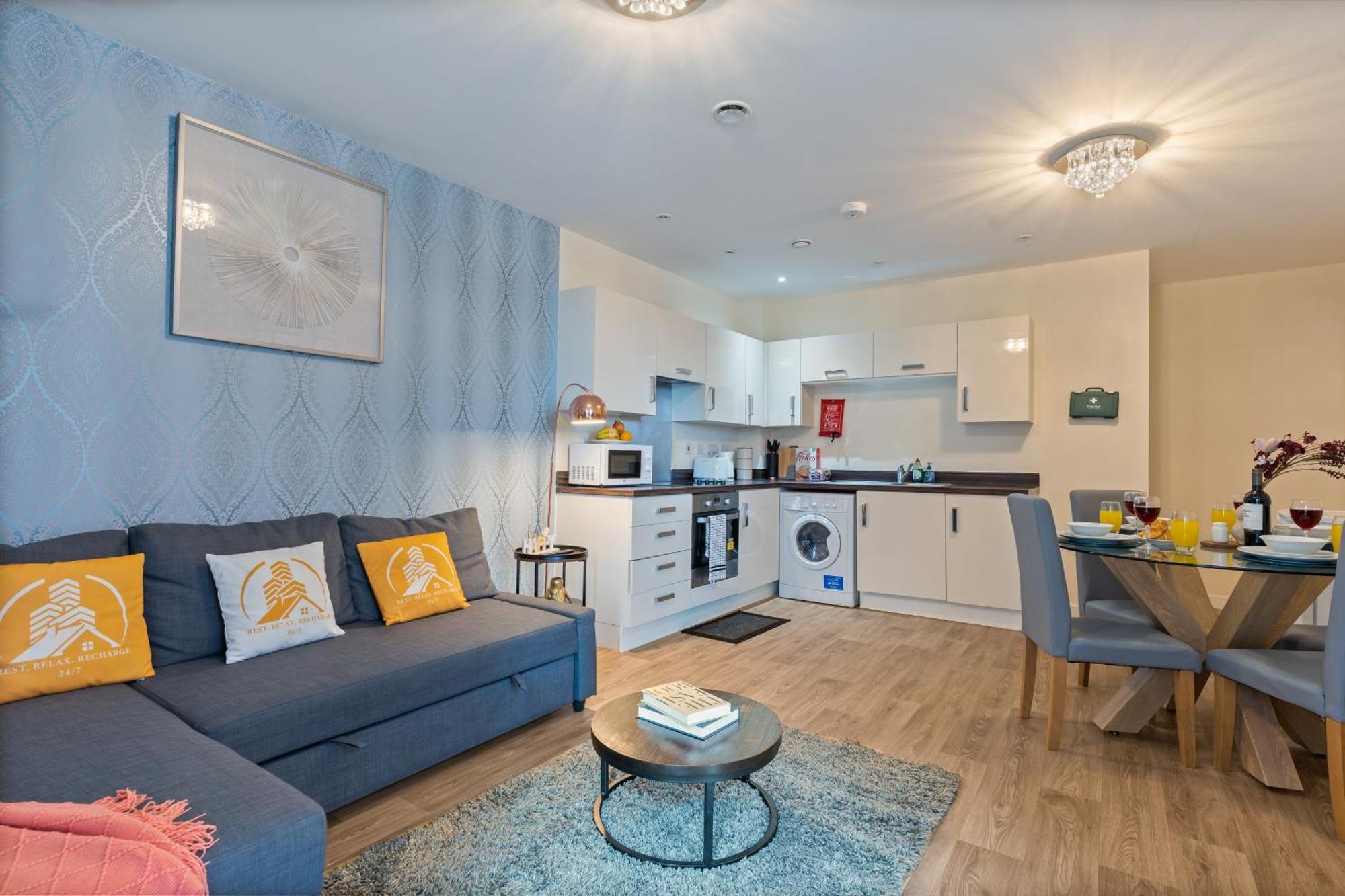 247 Serviced Accommodation In Telford 2 Bedroom Apartment エクステリア 写真