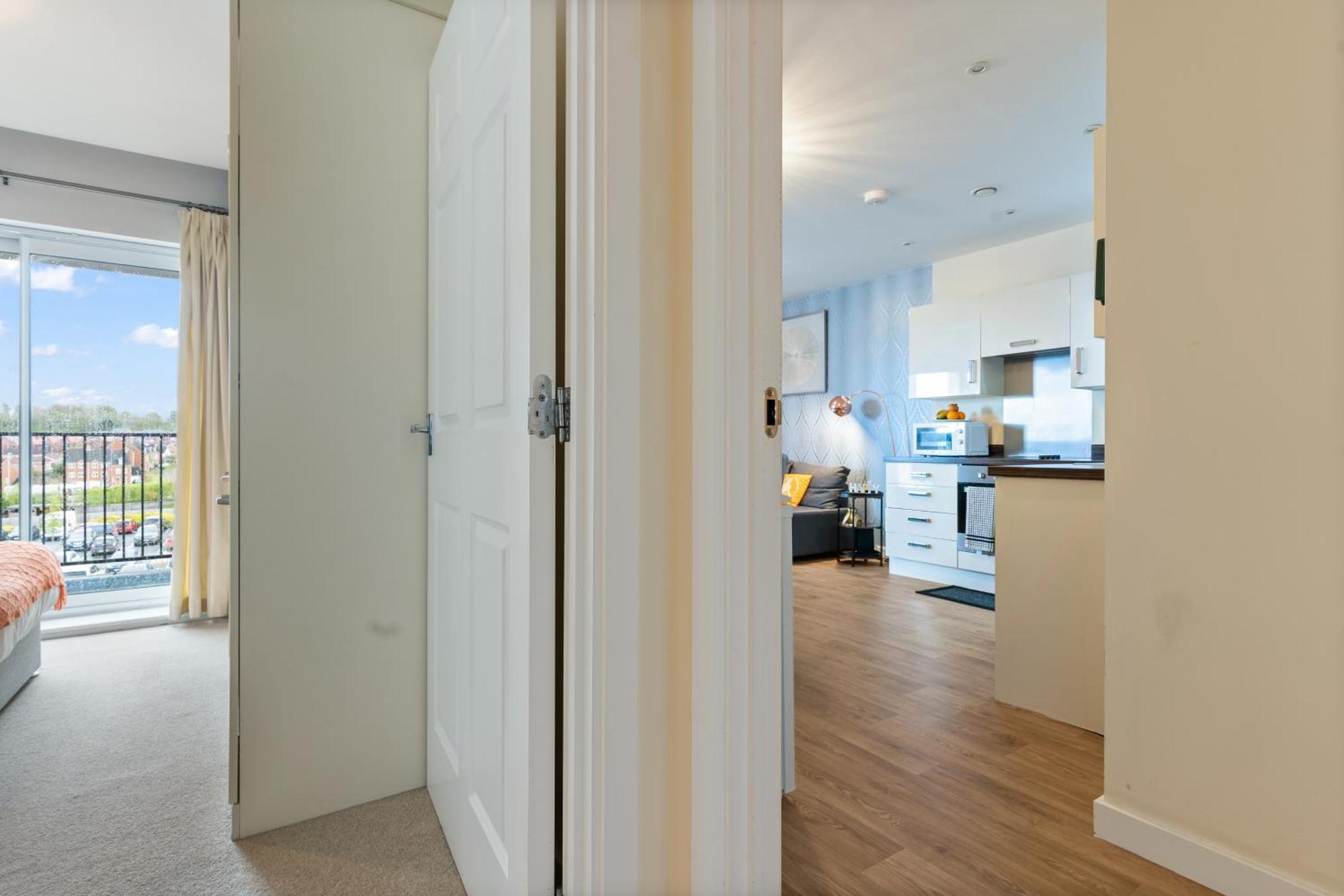 247 Serviced Accommodation In Telford 2 Bedroom Apartment エクステリア 写真