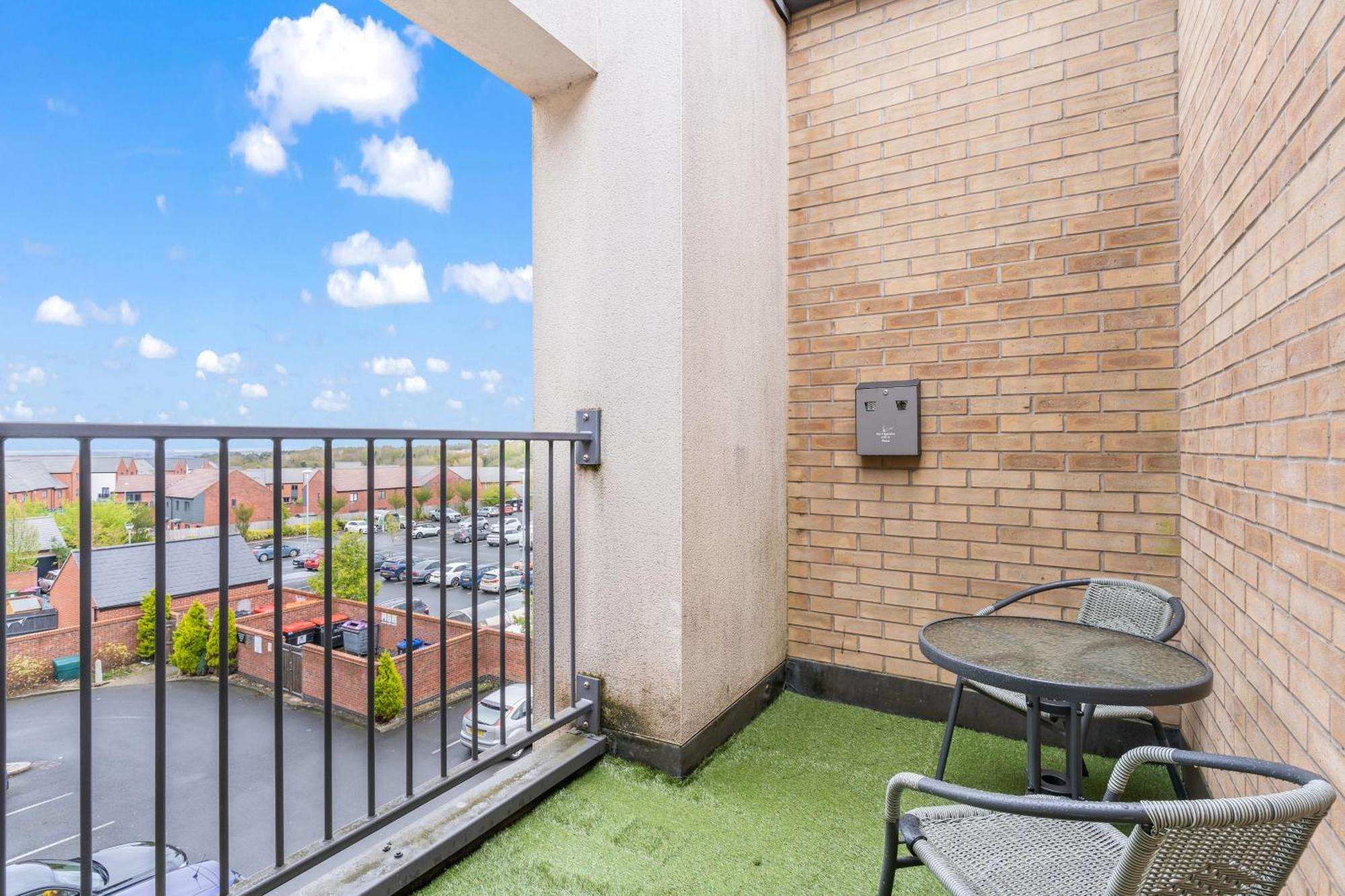 247 Serviced Accommodation In Telford 2 Bedroom Apartment エクステリア 写真