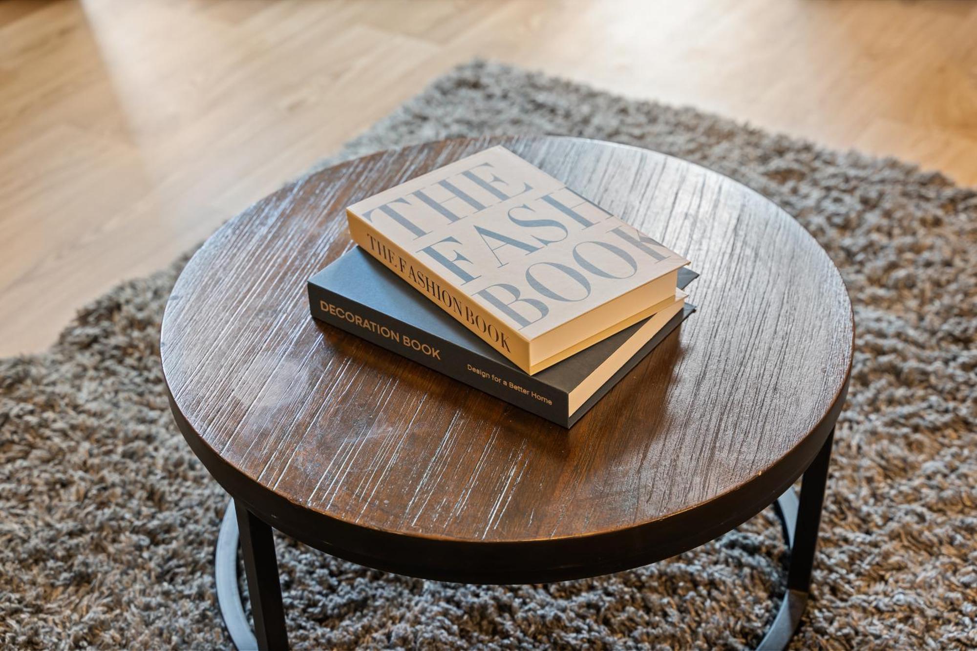 247 Serviced Accommodation In Telford 2 Bedroom Apartment エクステリア 写真